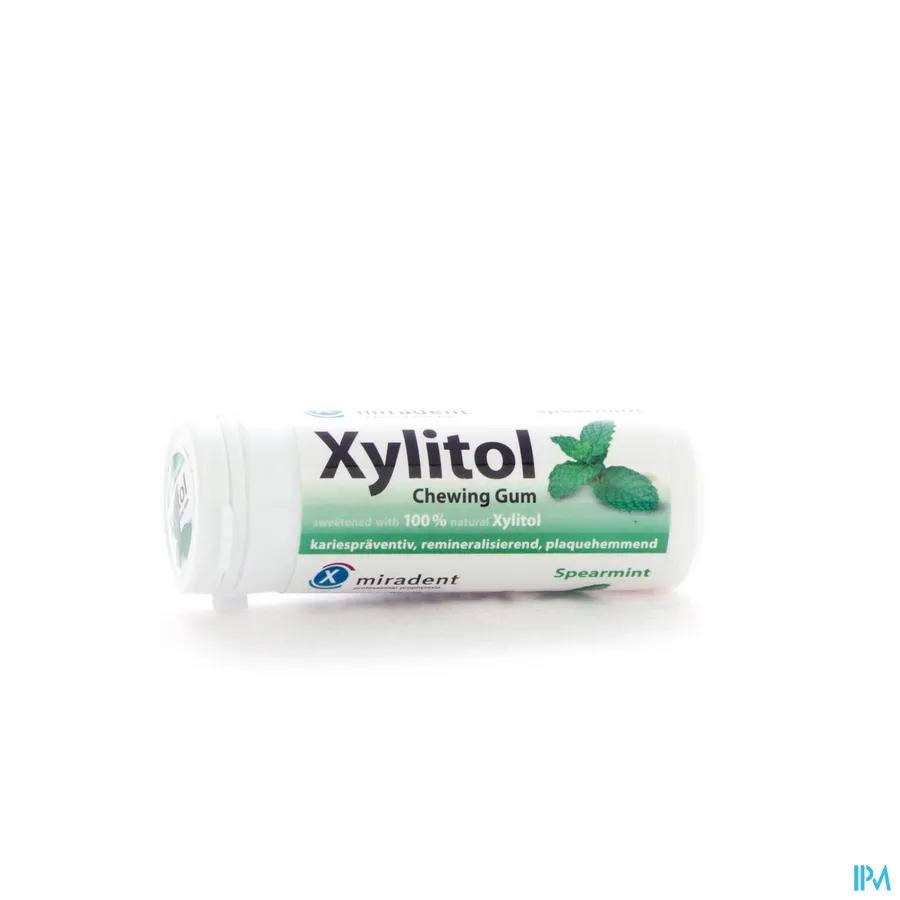 productshot van Miradent Kauwgom Xylitol Groene Munt 30 stuks
