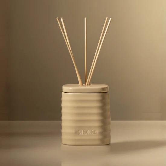 Moro Fragrance Sticks Starterkit | Santal & Violet | Soft sand ceramic jar + 1 Refill (200ml) + 6 sticks