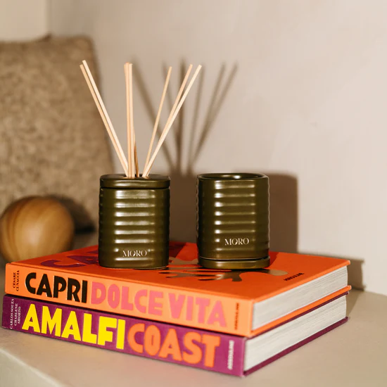 Moro Fragrance Sticks Starterkit | Amber & Musk | Olive green ceramic jar + 1 Refill (200ml) + 6 sticks