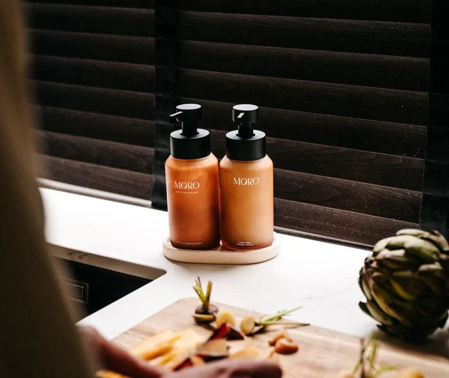 Moro Hand & Body Lotion Starterkit | Santal & Violet | Soft sand bottle pre-filled 250ml